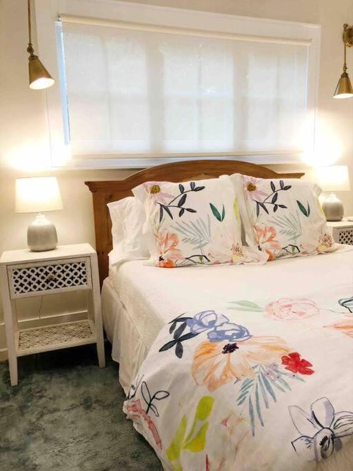 Liz Lane Cottage- Entire Guesthouse 查尔斯顿 外观 照片