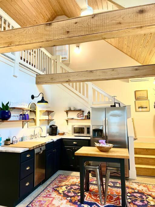 Liz Lane Cottage- Entire Guesthouse 查尔斯顿 外观 照片